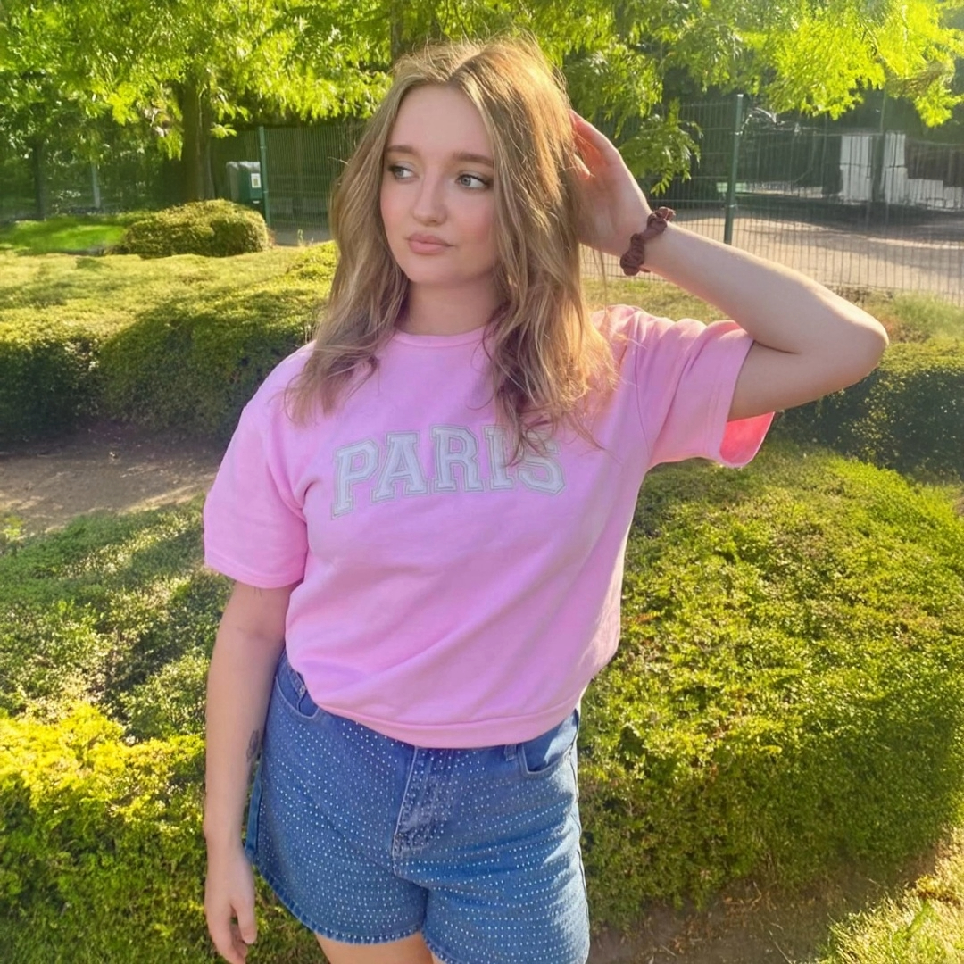 Paris Sweater Roze Roze Paris sweater met korte mouwen, zomerse straatstijl trui.